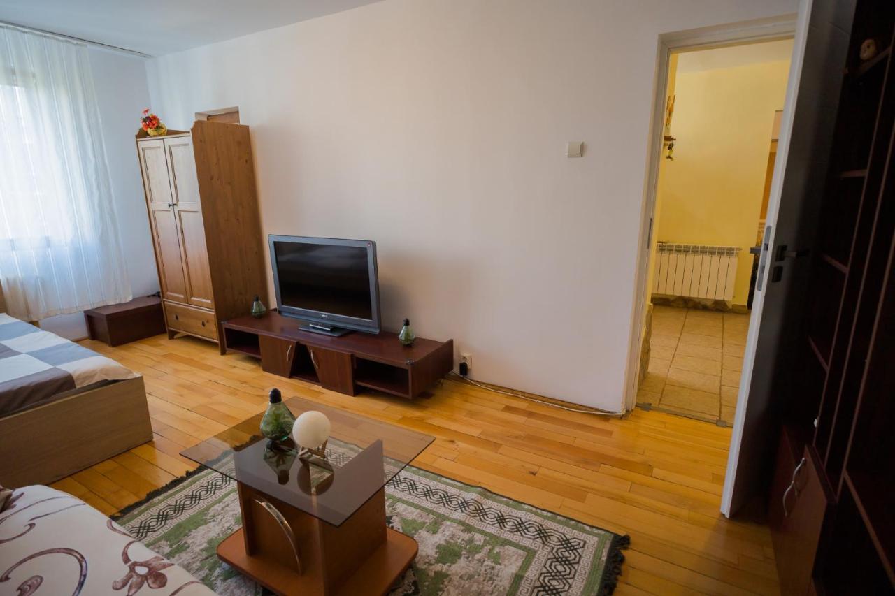 Rustic & Spacious 3Br Apartment Bucharest Exterior photo